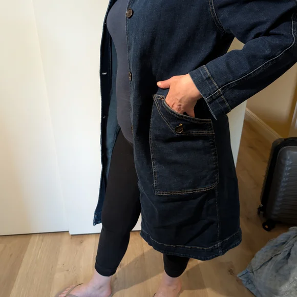 Banana Republic Blue Jean Jacket Relaxed Fit - Picture 4 of 9